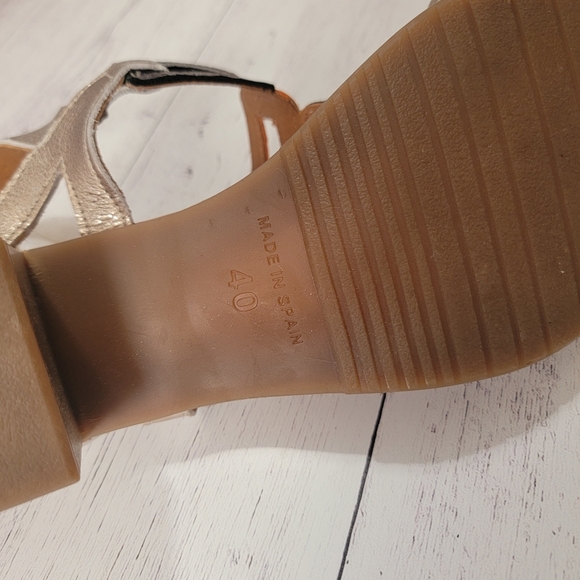 Eric Michael, Nolita, Metallic Multi-Color Sandals, Euro Size 40 (81/2-9) - Picture 5 of 6